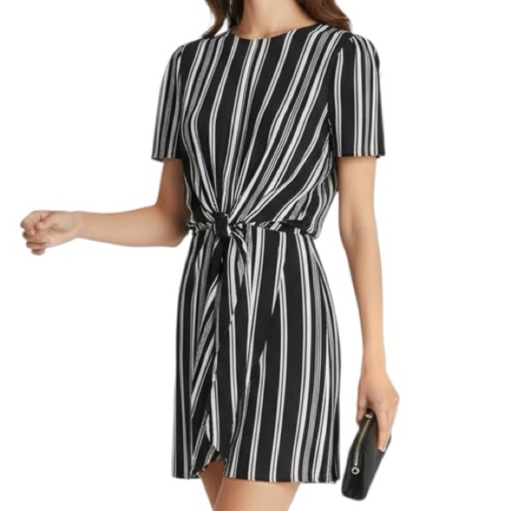 NWT AQUA Short Sleeve Tie Front Zipper Back Striped Dress Size Medium